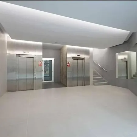 80m From Freeparking 500mbwifi *